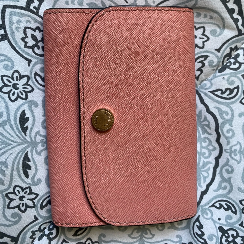 Light pink Michael Kors wallet